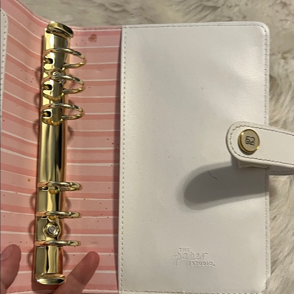 52 Agenda White Floral Planner - Picture 6 of 11